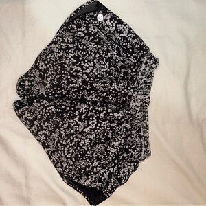 Size 4 Lulu Lemon hotty hot low rise shorts